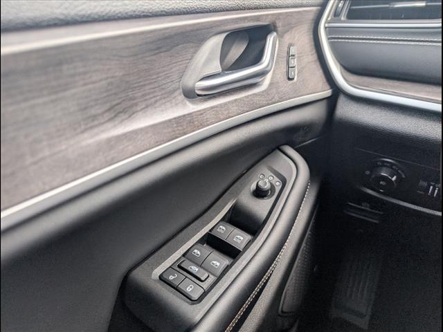 used 2024 Jeep Grand Cherokee car, priced at $34,795