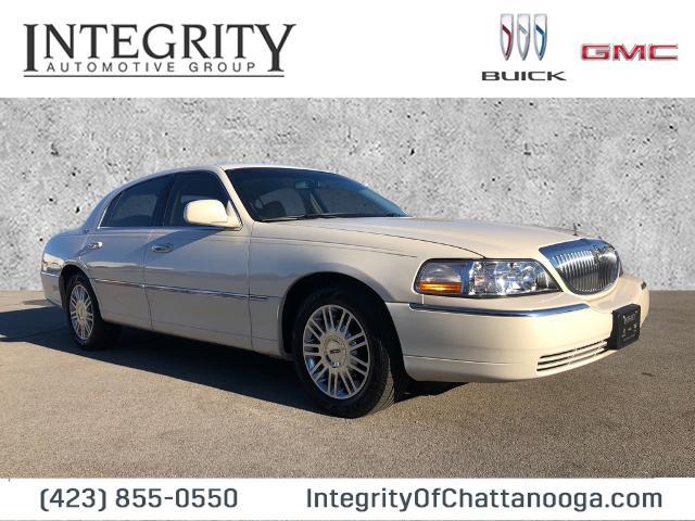 used 2007 Lincoln Town Car car, priced at $11,950