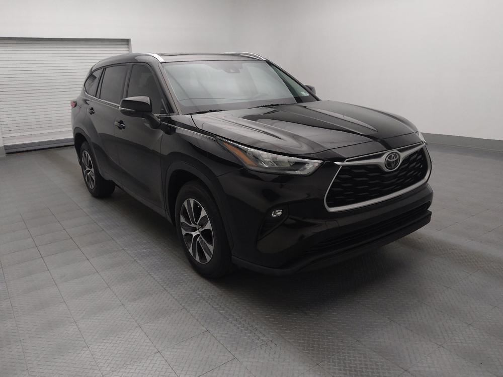 used 2020 Toyota Highlander car, priced at $28,295