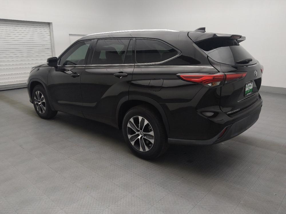 used 2020 Toyota Highlander car, priced at $28,295