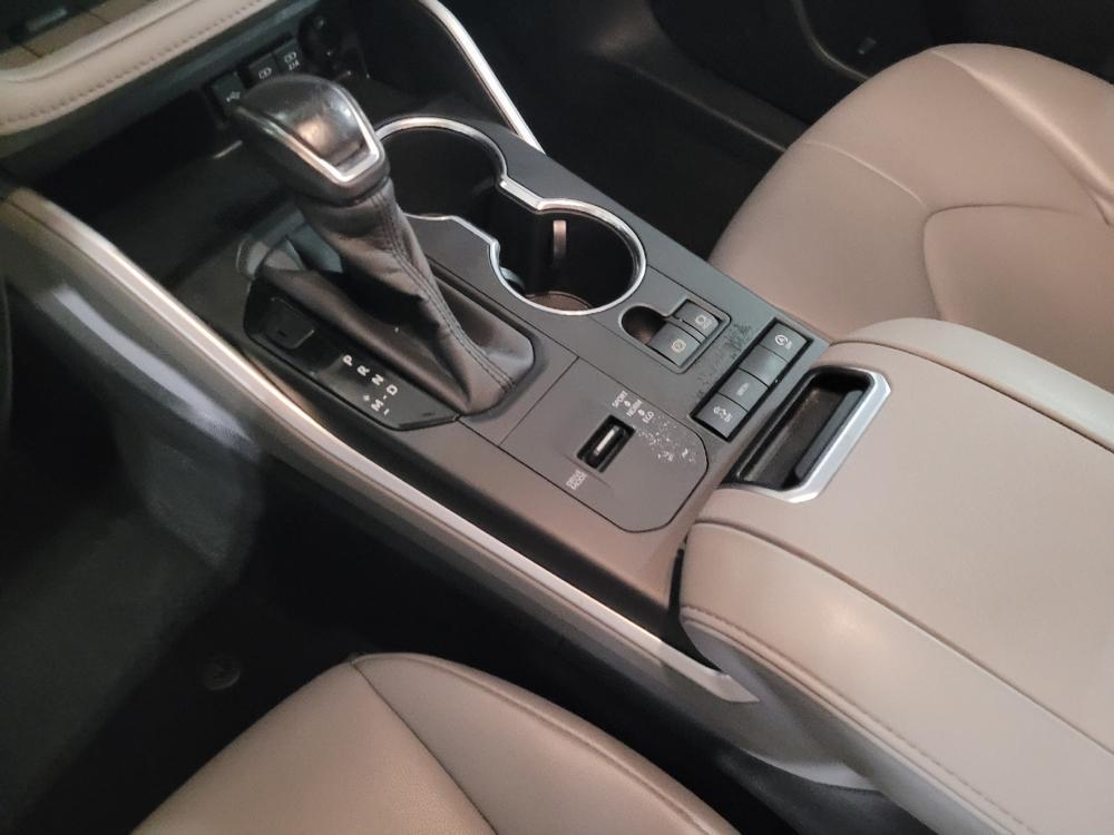 used 2020 Toyota Highlander car, priced at $28,295