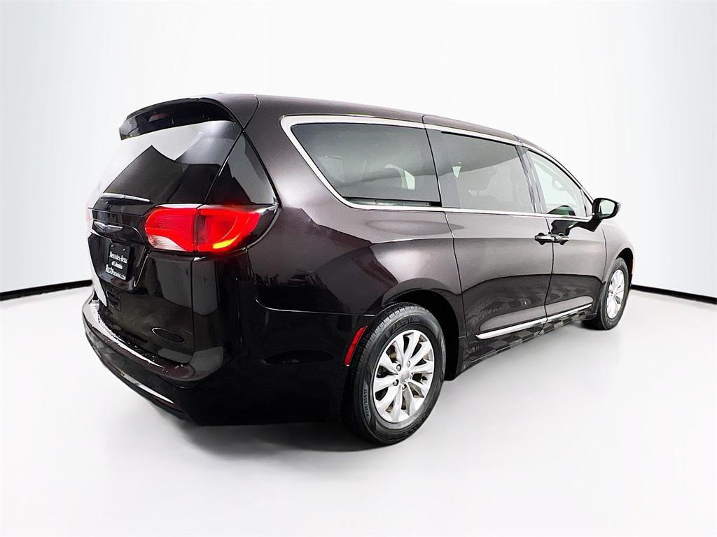 used 2018 Chrysler Pacifica car, priced at $16,297