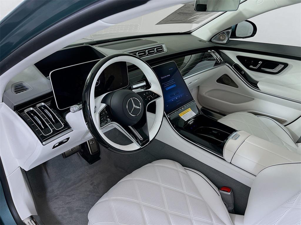 new 2025 Mercedes-Benz Maybach S 580 car, priced at $240,450