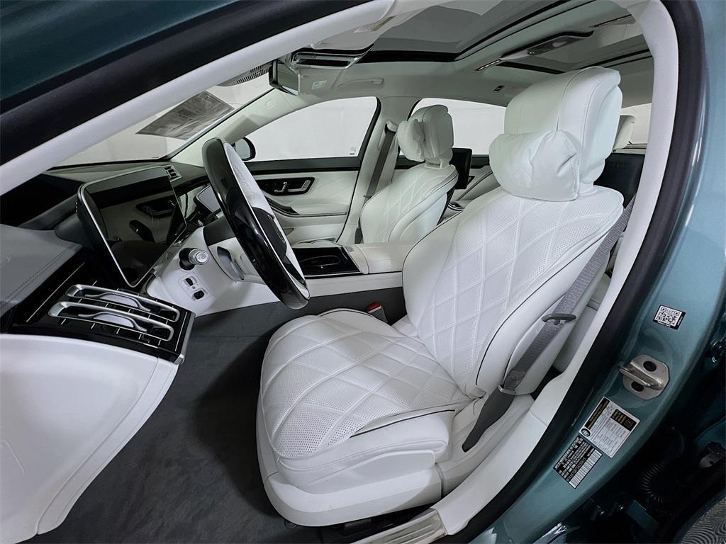 new 2025 Mercedes-Benz Maybach S 580 car, priced at $240,450