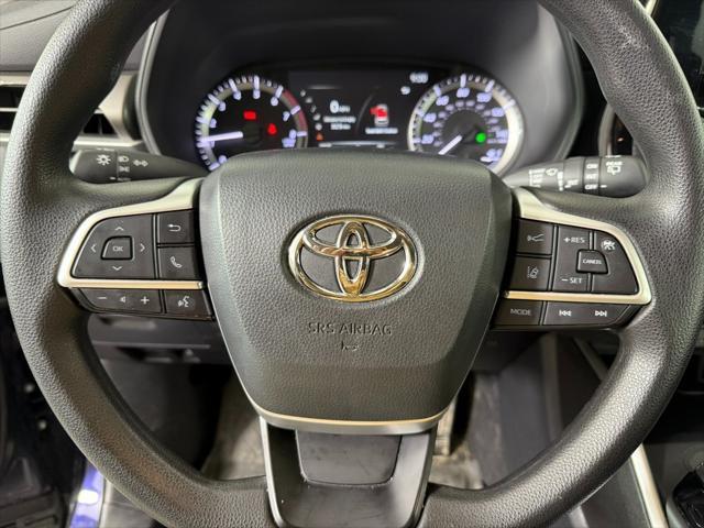 used 2023 Toyota Highlander car, priced at $35,244