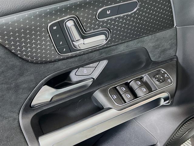 new 2025 Mercedes-Benz GLB 250 car, priced at $57,185