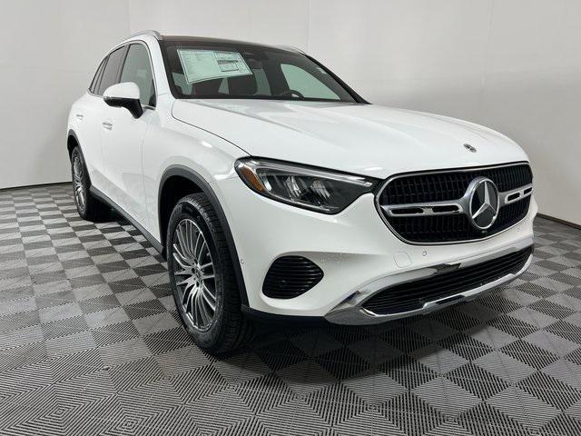 new 2024 Mercedes-Benz GLC 300 car, priced at $53,085