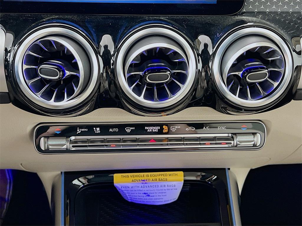 new 2025 Mercedes-Benz GLB 250 car, priced at $52,795
