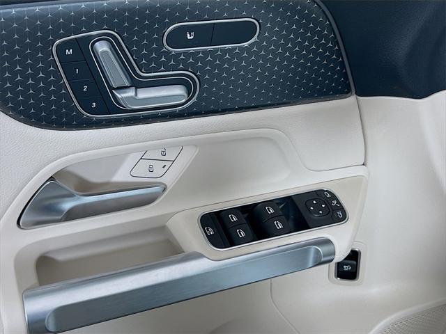 new 2025 Mercedes-Benz GLB 250 car, priced at $52,795