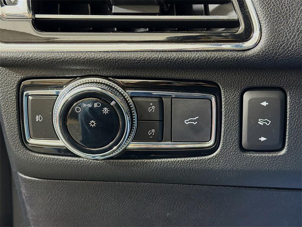 used 2020 Lincoln Navigator car, priced at $35,588