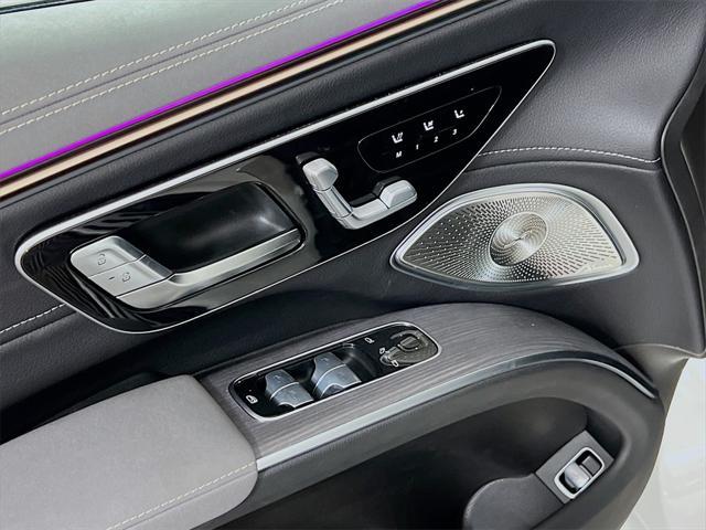 new 2025 Mercedes-Benz EQS 580 car, priced at $132,160