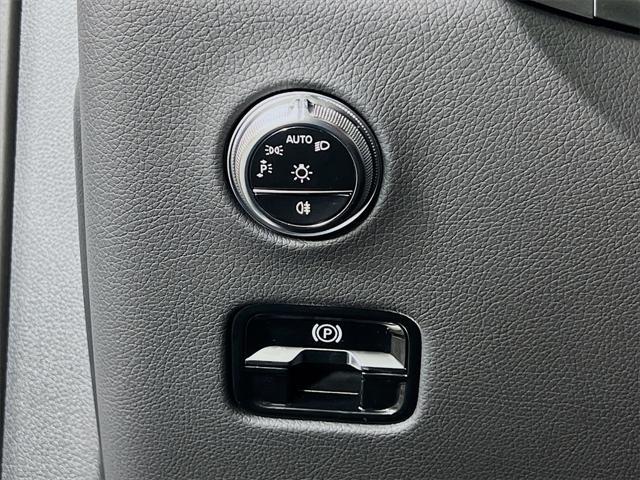new 2025 Mercedes-Benz GLC 350e car, priced at $74,350
