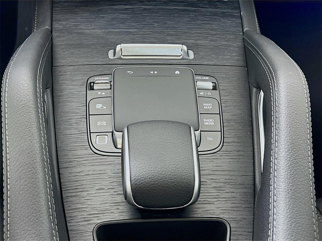 new 2025 Mercedes-Benz GLE 450 car, priced at $82,410