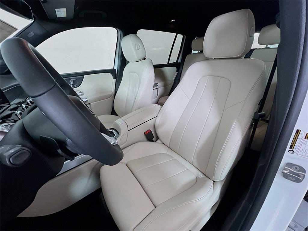new 2025 Mercedes-Benz GLB 250 car, priced at $46,550