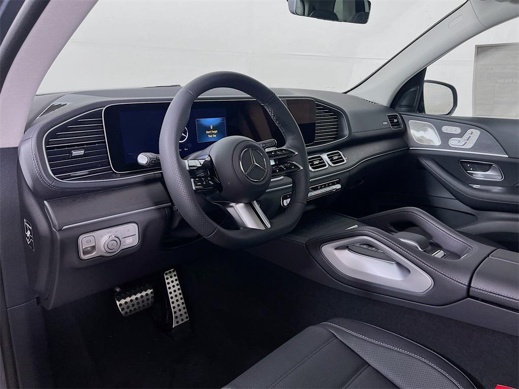 new 2025 Mercedes-Benz GLS 450 car, priced at $99,305