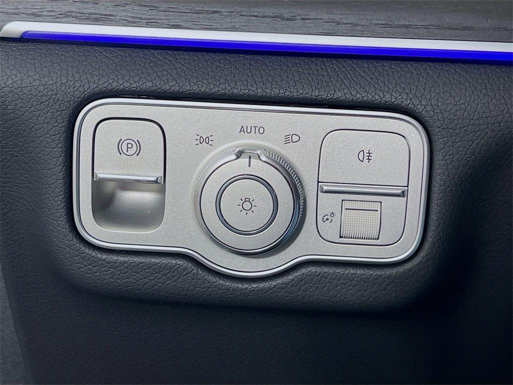 new 2025 Mercedes-Benz GLS 450 car, priced at $99,305