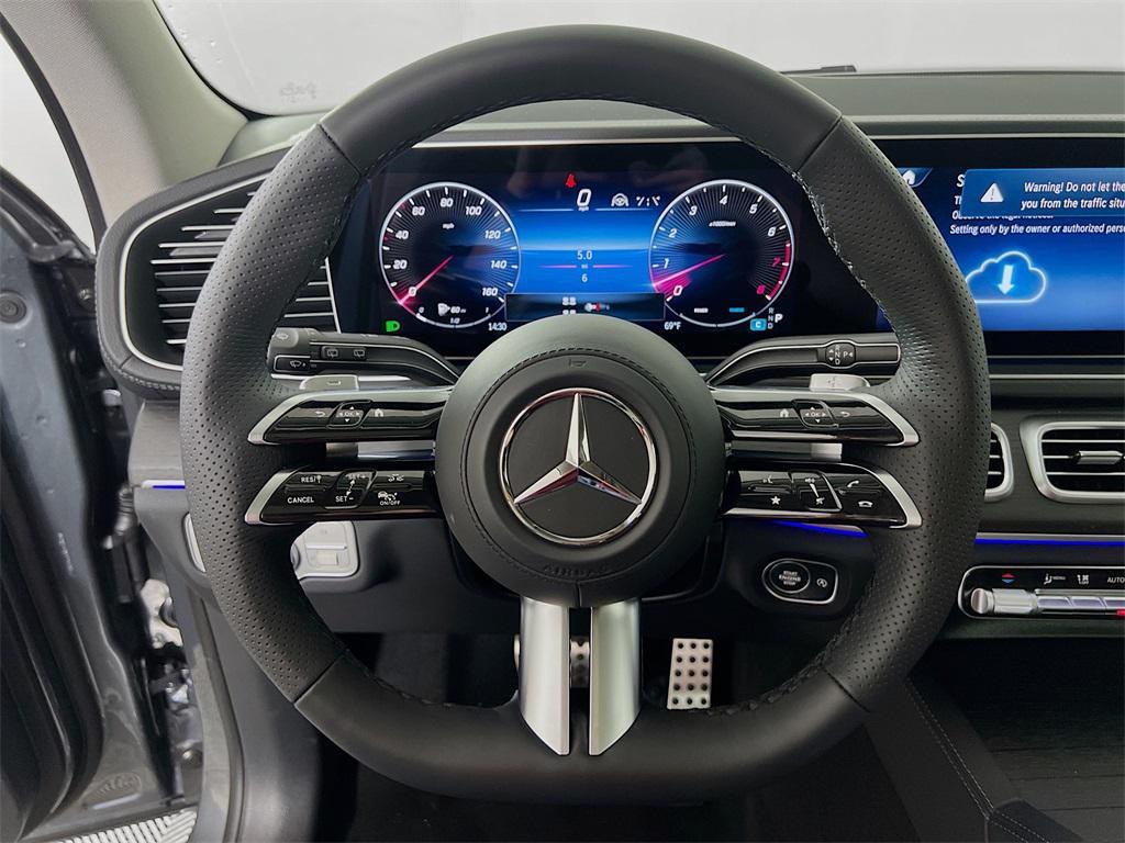 new 2025 Mercedes-Benz GLS 450 car, priced at $99,305