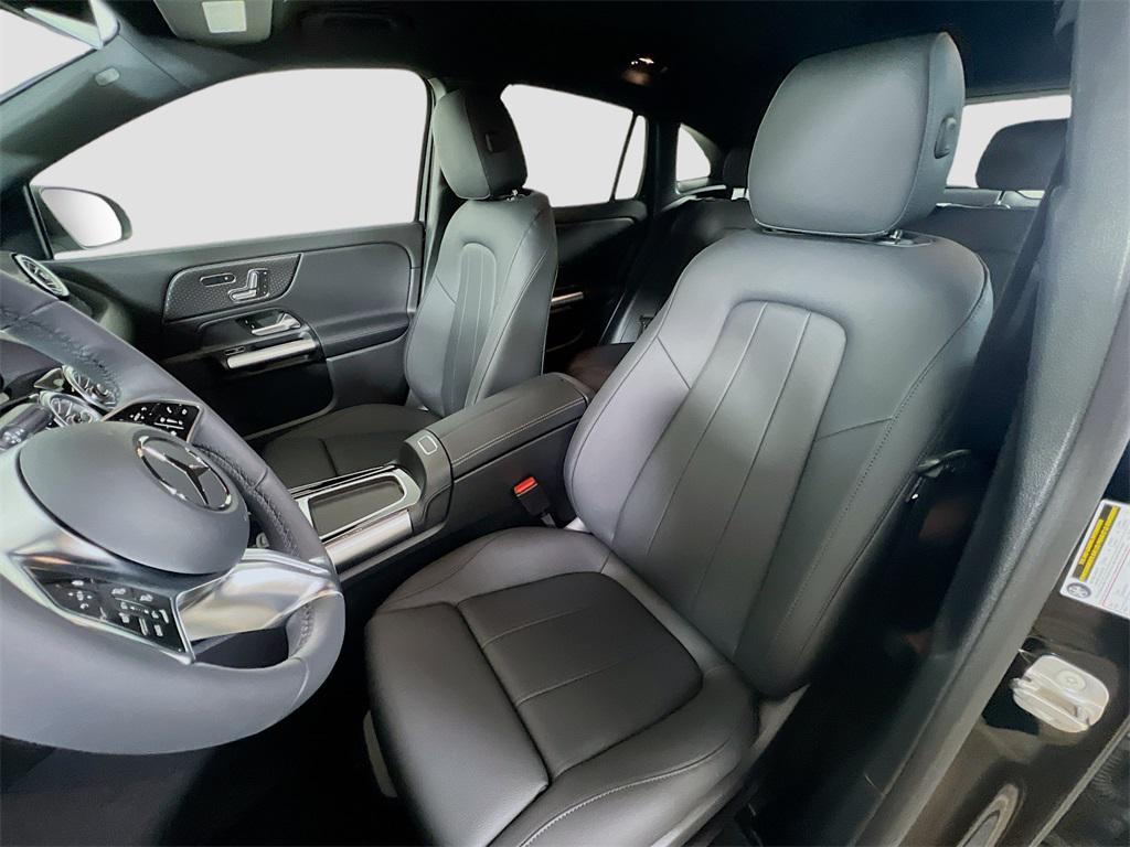 new 2025 Mercedes-Benz GLA 250 car, priced at $47,295