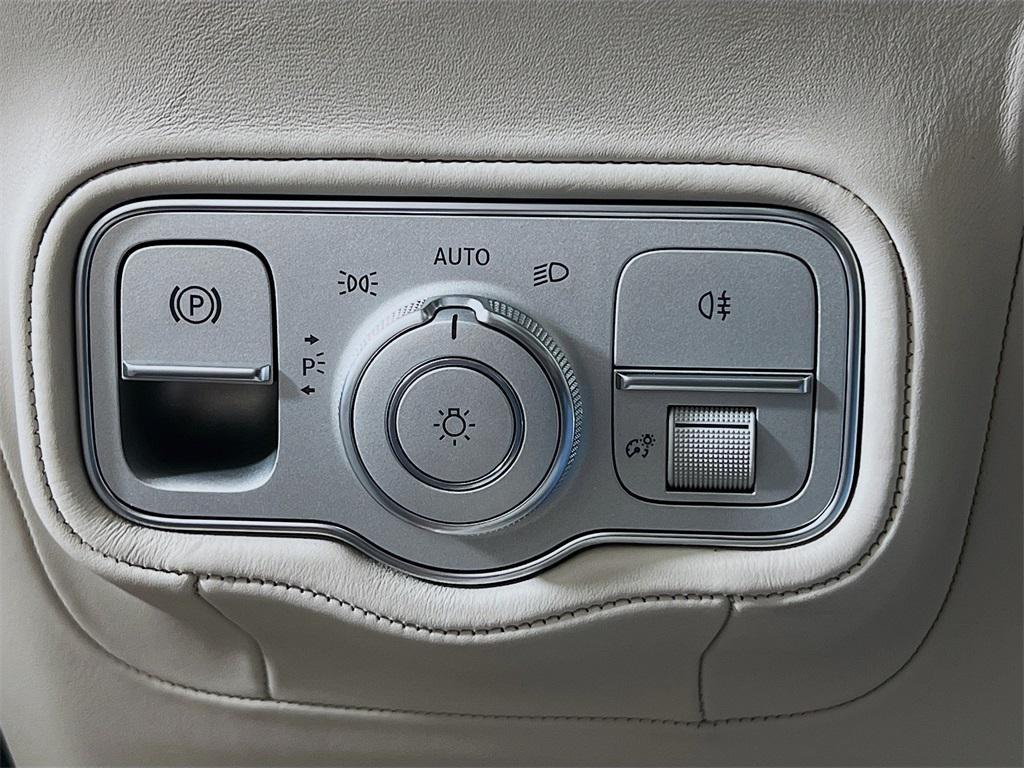 new 2025 Mercedes-Benz G-Class car, priced at $185,540