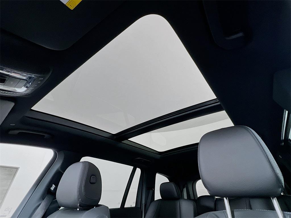 new 2025 Mercedes-Benz GLS 450 car, priced at $95,685