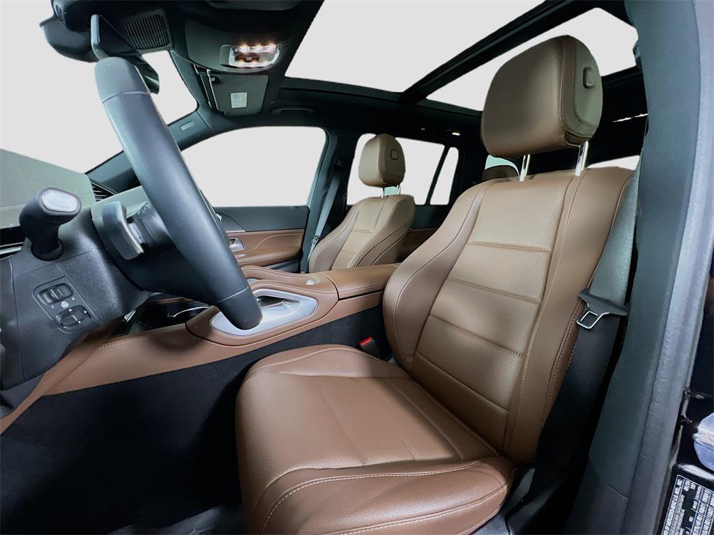 new 2025 Mercedes-Benz GLS 450 car, priced at $92,445