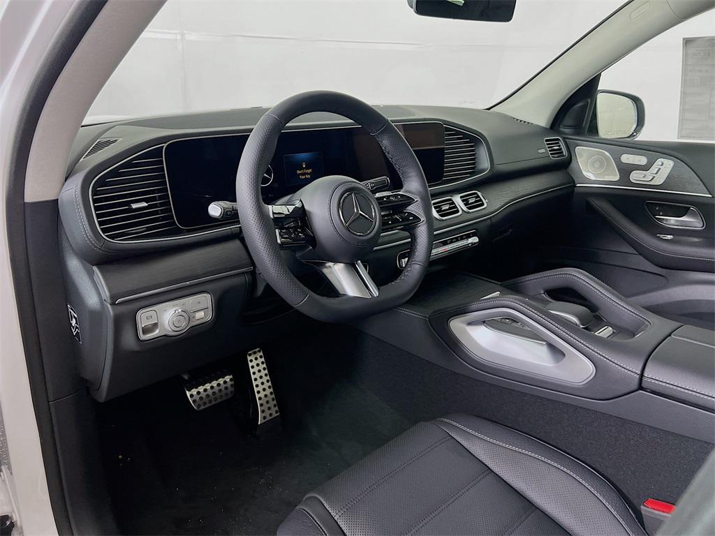 new 2025 Mercedes-Benz GLS 450 car, priced at $100,640