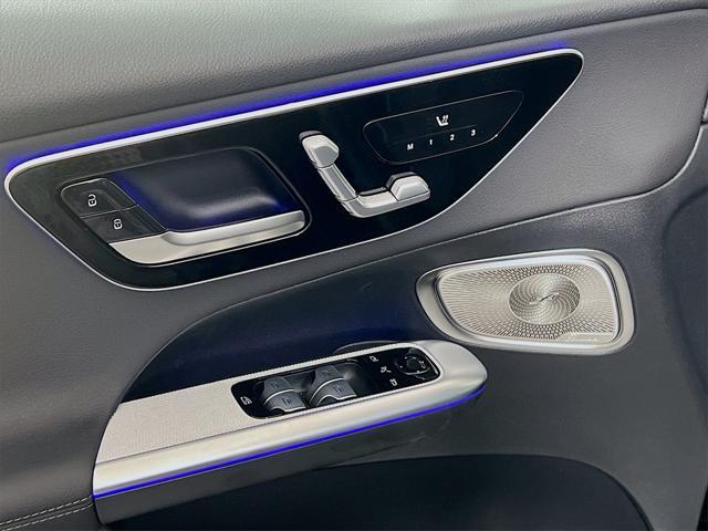 new 2025 Mercedes-Benz GLC 300 car, priced at $56,585