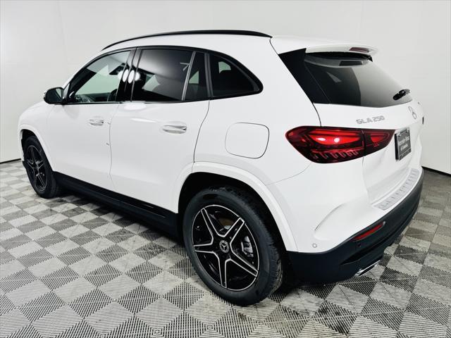 new 2024 Mercedes-Benz GLA 250 car, priced at $51,725