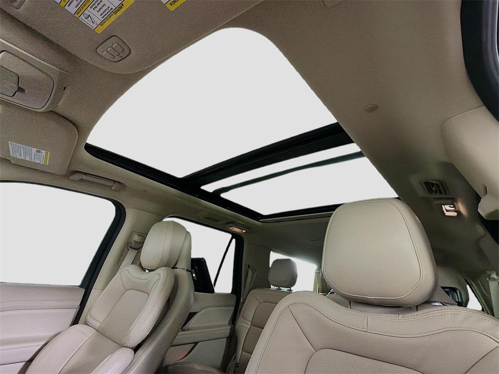 used 2021 Lincoln Navigator car, priced at $42,899