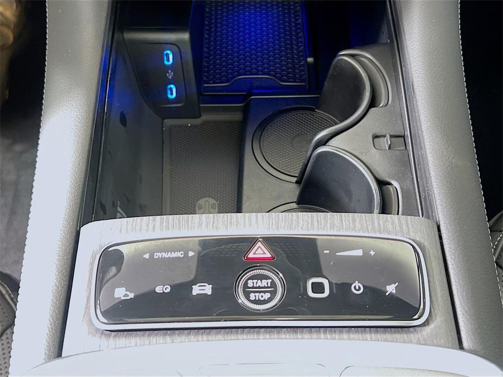 new 2026 Mercedes-Benz EQS 400 car, priced at $100,995