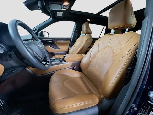 used 2021 Toyota Highlander car, priced at $38,489