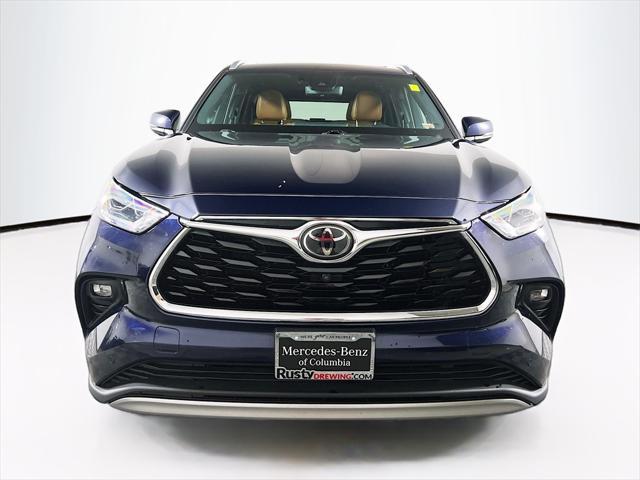 used 2021 Toyota Highlander car, priced at $38,489