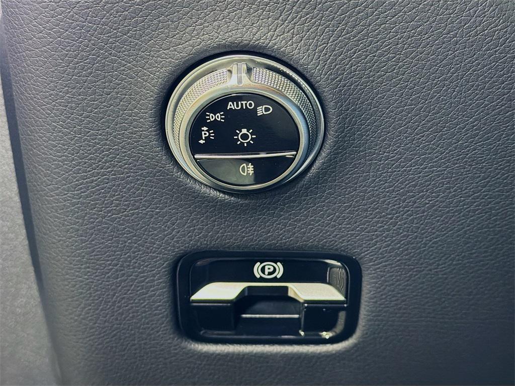 new 2026 Mercedes-Benz GLC 300 car, priced at $62,185