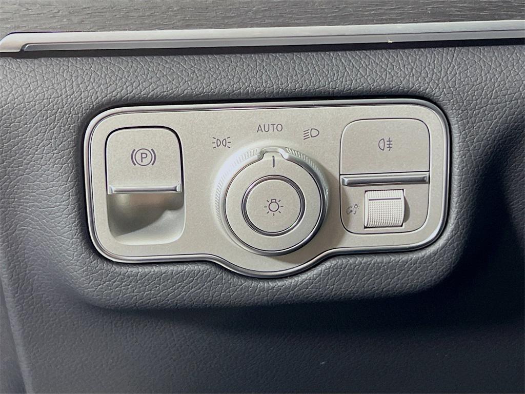 new 2025 Mercedes-Benz GLS 450 car, priced at $97,420