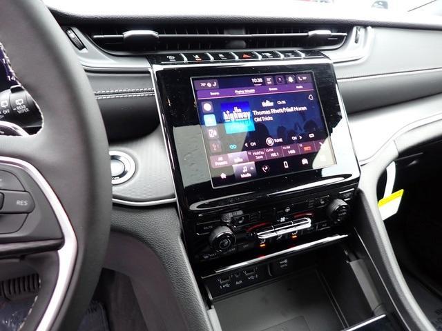 new 2025 Jeep Grand Cherokee car, priced at $42,097