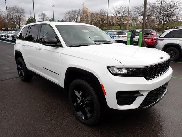 new 2025 Jeep Grand Cherokee car, priced at $42,097