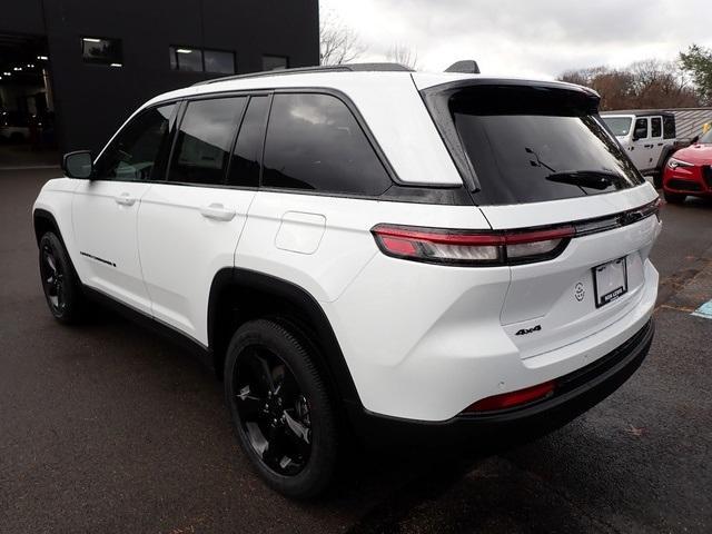 new 2025 Jeep Grand Cherokee car, priced at $42,097