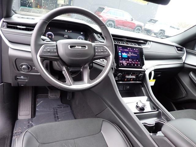 new 2025 Jeep Grand Cherokee car, priced at $42,097