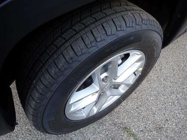 new 2025 Jeep Grand Cherokee car, priced at $37,001