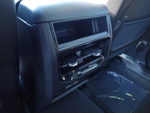 new 2025 Jeep Grand Cherokee car, priced at $37,001