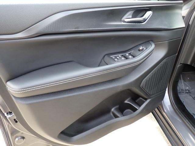 used 2024 Jeep Grand Cherokee car, priced at $27,691