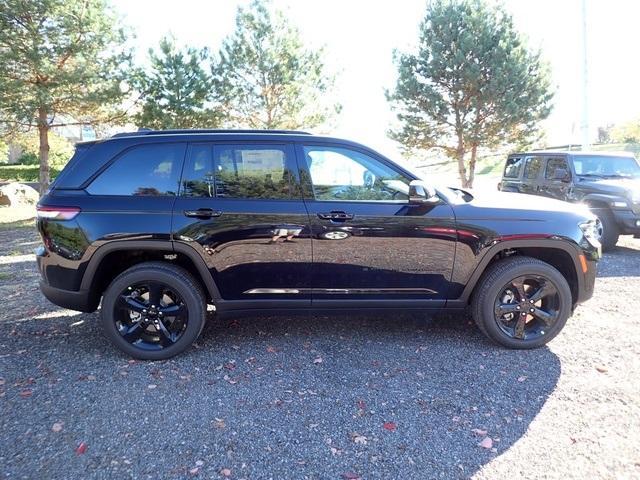 new 2025 Jeep Grand Cherokee car, priced at $42,941