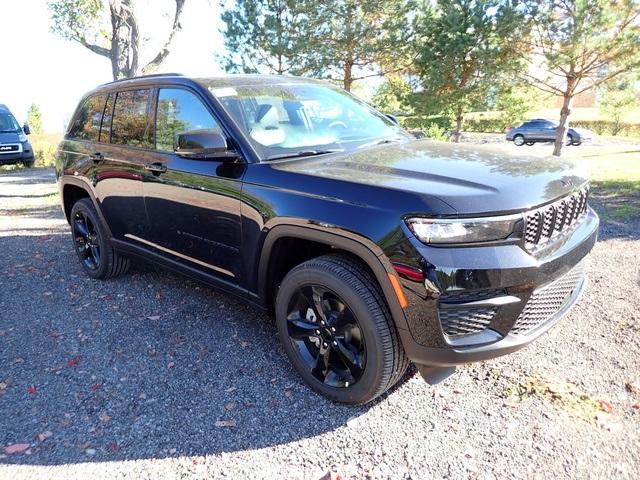 new 2025 Jeep Grand Cherokee car, priced at $42,941