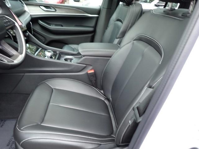 new 2025 Jeep Grand Cherokee car, priced at $46,781