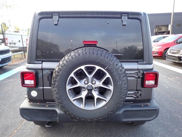 new 2025 Jeep Wrangler car, priced at $42,621