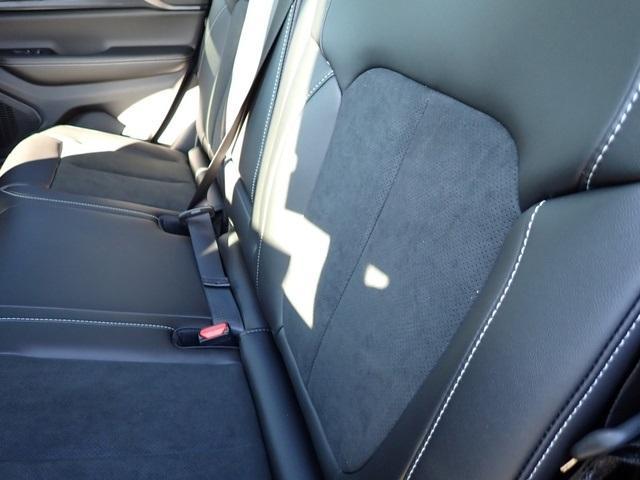 new 2025 Jeep Grand Cherokee car, priced at $43,837