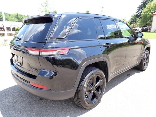 used 2023 Jeep Grand Cherokee car, priced at $28,998
