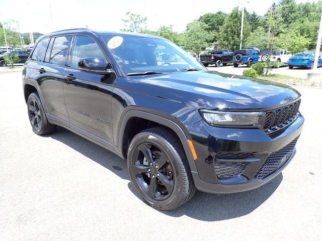 used 2023 Jeep Grand Cherokee car, priced at $28,998