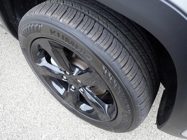 used 2024 Jeep Grand Cherokee car, priced at $36,870