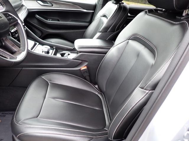 used 2024 Jeep Grand Cherokee car, priced at $36,870